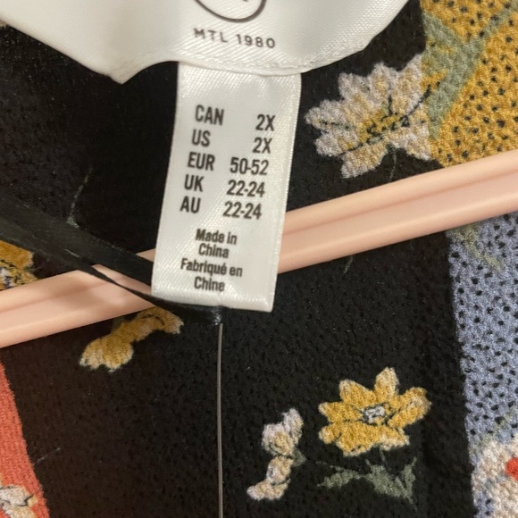 Wrap around blouse multi color pattern - Picture 3 of 6